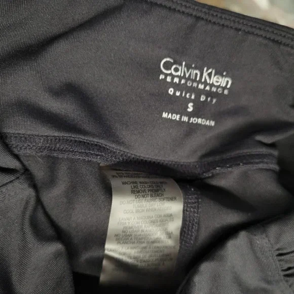 Calvin  Klein Performance Ruched Crops - Picture 4 of 4